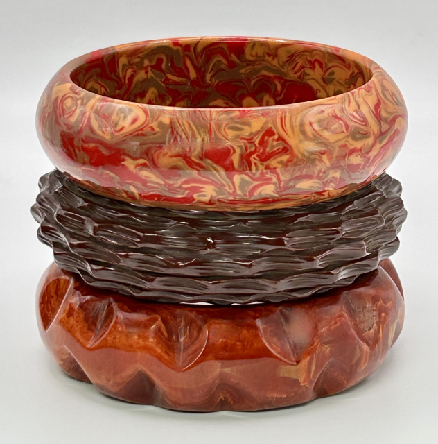 BB153 red and browns bakelite bangles
